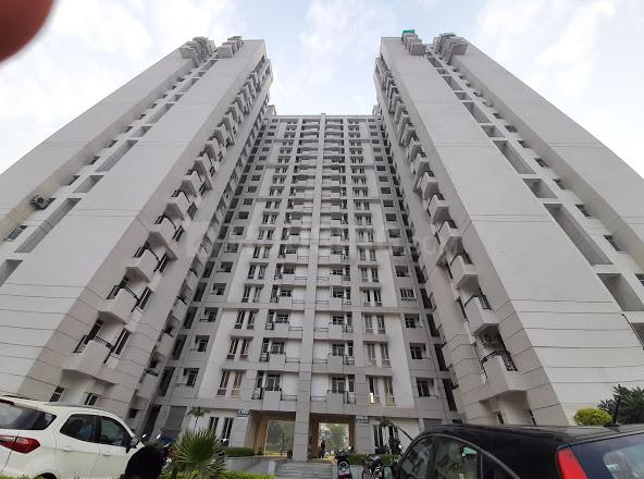 Jaypee Kensington Park Apartments - Image 2