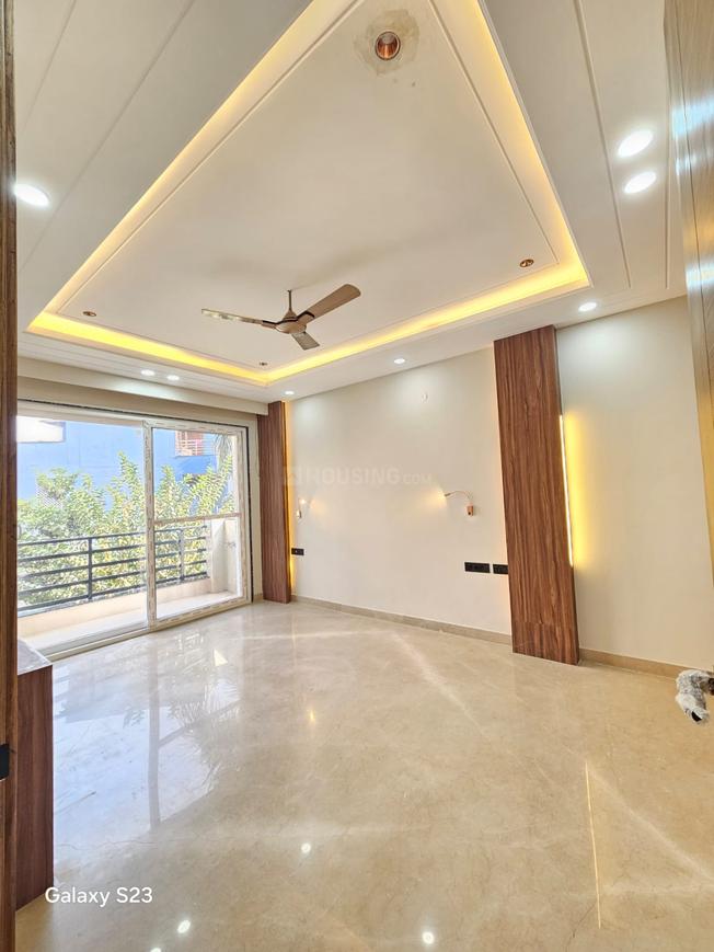 Paramount Luxury Floor 40 - Image 2