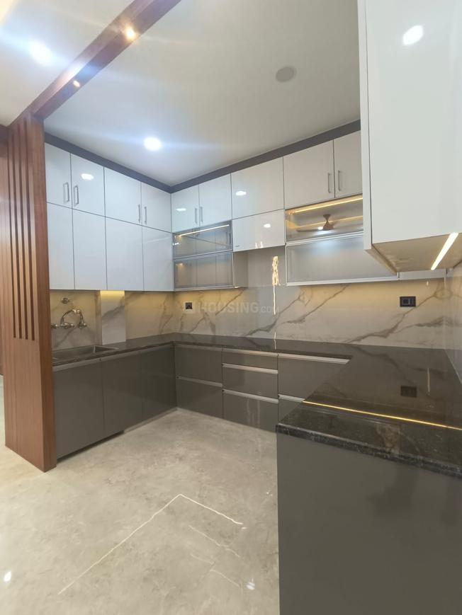 Unique Kaushambi Builder Floor - Image 9