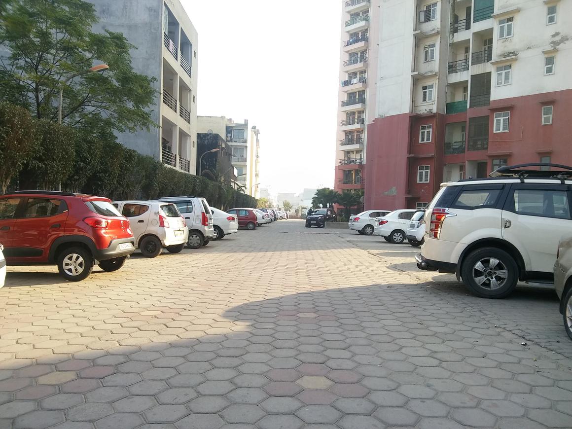 Gaurs Homes Elegante - Image 5