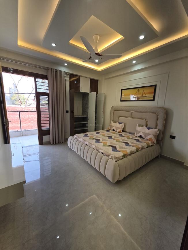 Golden Avenue - Image 9