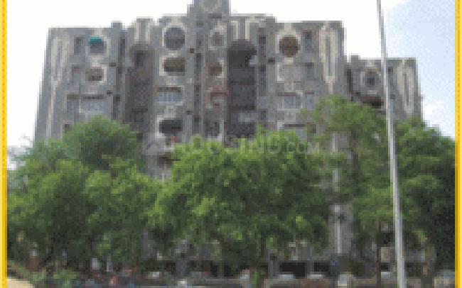 Apex River View Apartments - Image 2