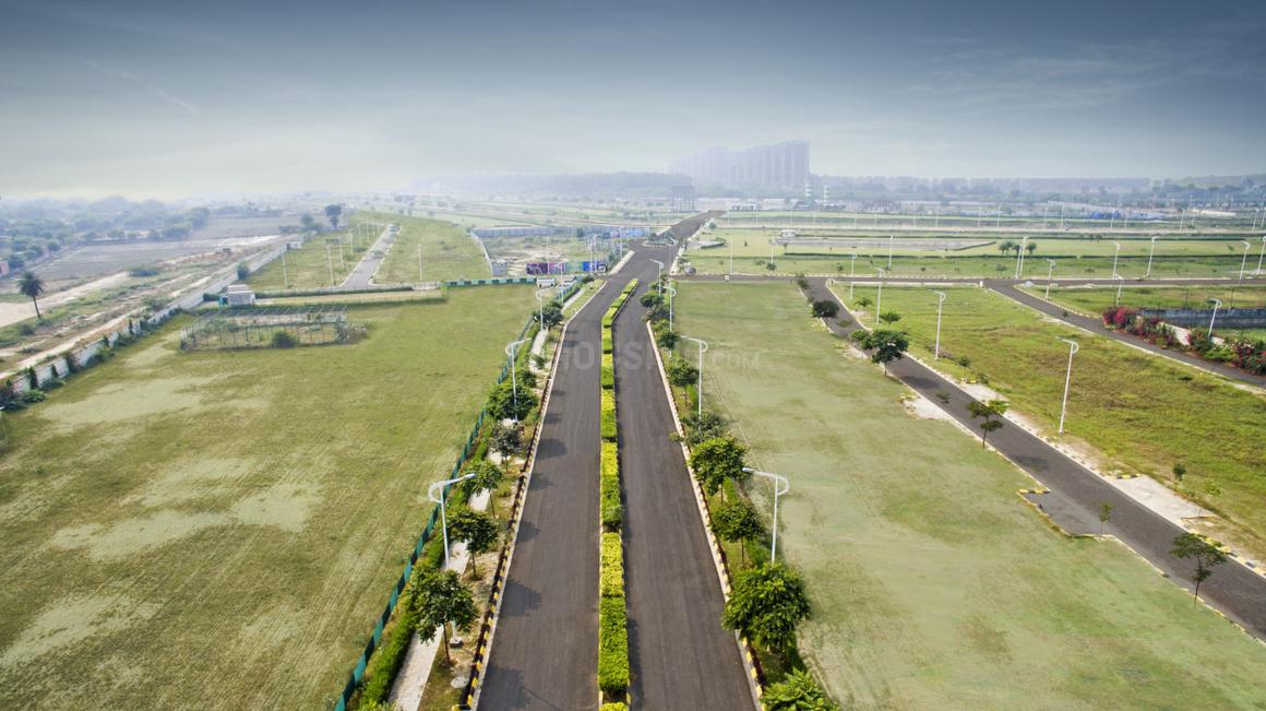 Greenbay Golf Village - Image 9