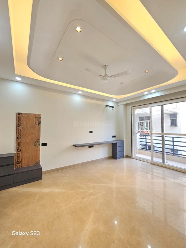 Paramount Luxury Floor 40 - Image 5