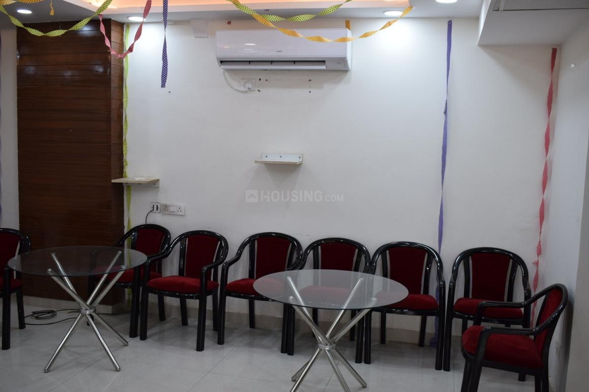 Maxblis White House III - Image 12