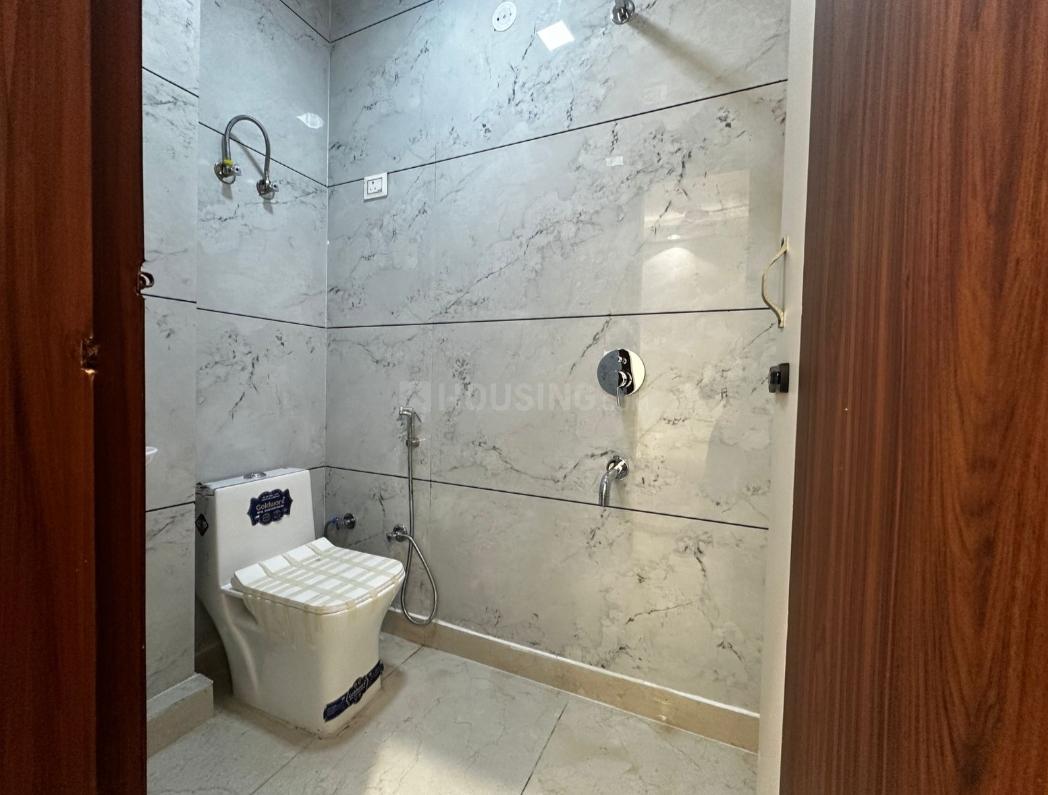 The Green House - Image 9