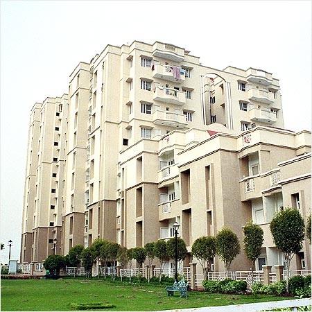 Eldeco Golf View Apartments - Image 3