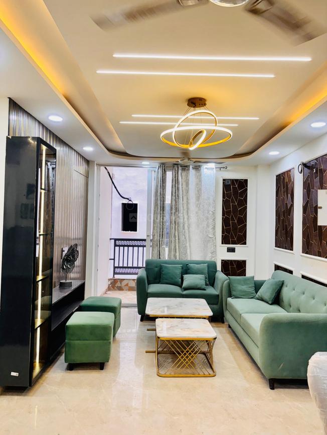 Vihaan Valencia - Image 29