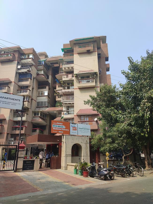 Vinayak Apartment Sector 62 - Image 2