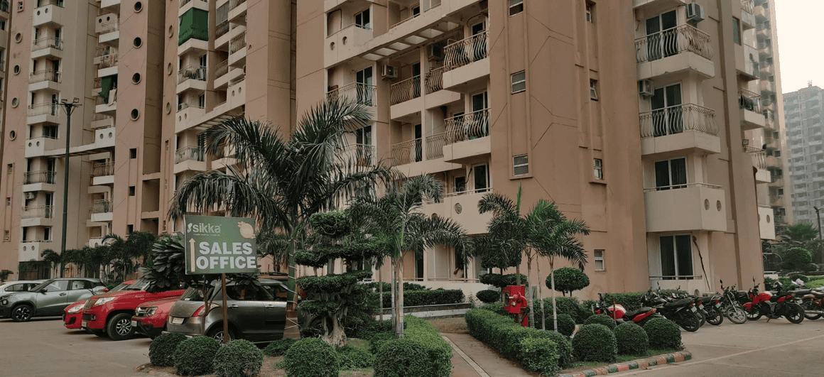 Sikka Kaamna Greens - Image 44