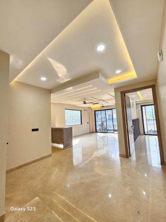 Paramount Luxury Floor 40 - Image 7