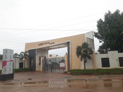Gallery Cover Image of 1600 Sq.ft 3 BHK Villa for rent in Niyas Libdom Luxury Villas, Bandlaguda Jagir for 21000
