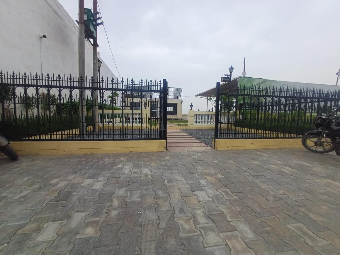 Civil Lines - Image 13