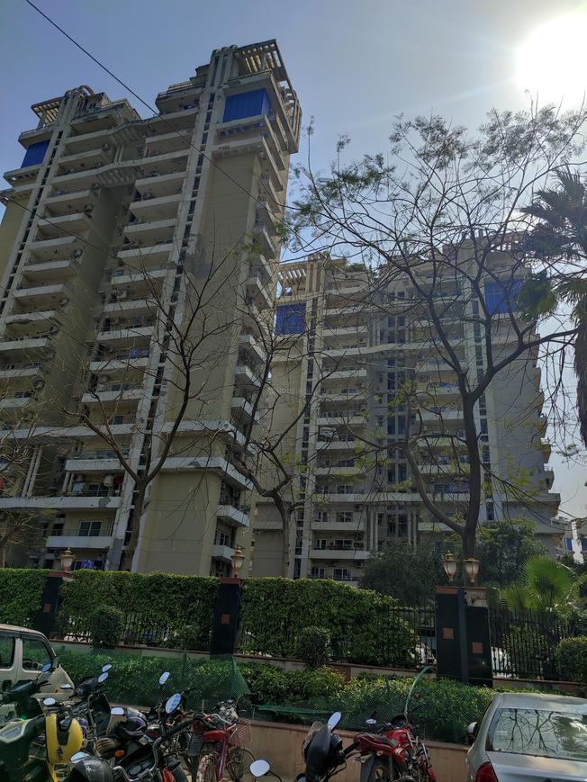 Purvanchal Royal Park - Image 9