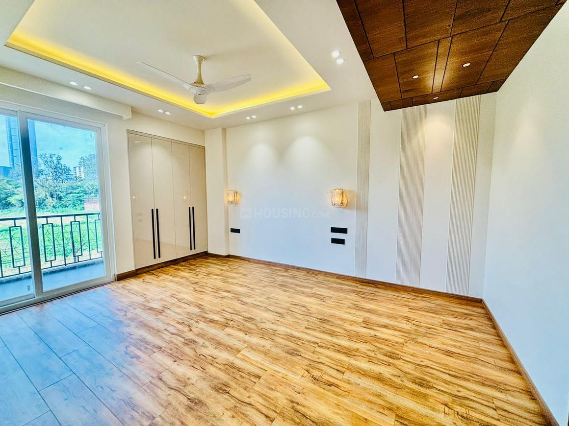 Investor Avenue Luxury Floor 3 - Image 3
