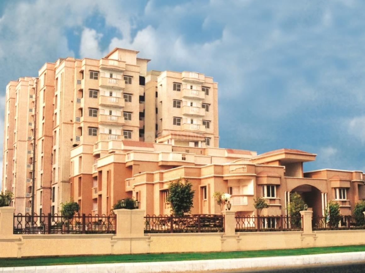 Eldeco Golf View Apartments - Image 4