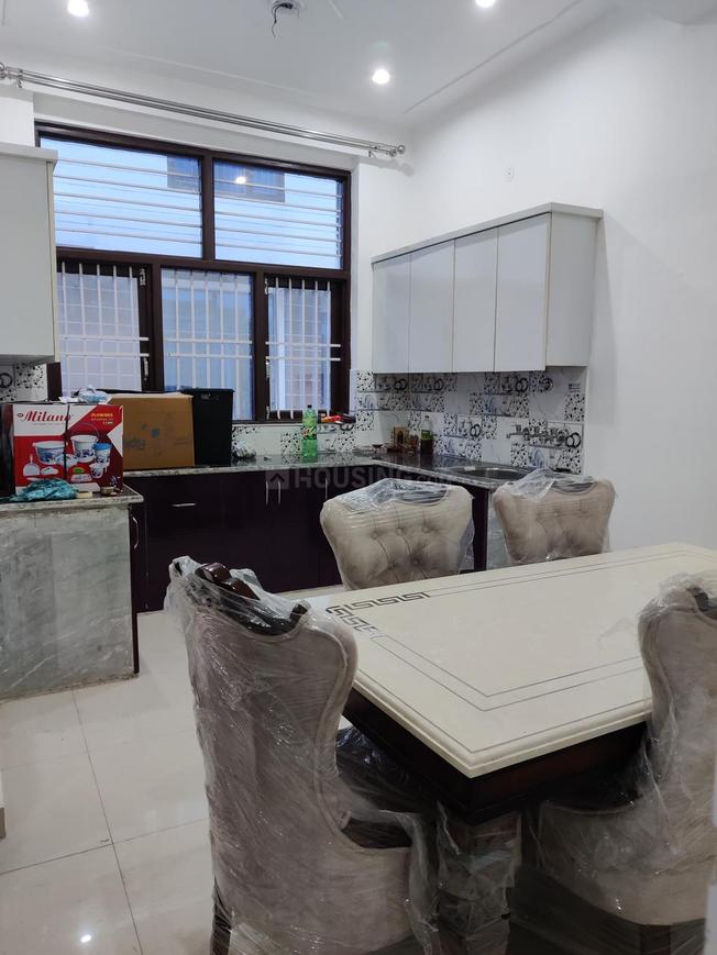 Trivor Urbania Luxury Apartment - Image 9