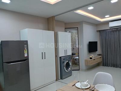 Gallery Cover Image of 1027 Sq.ft 3 BHK Apartment for buy in Kandivali West for 13400000