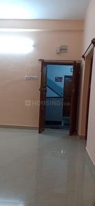 Gallery Cover Image of 750 Sq.ft 2 BHK Independent House for rent in Lake Gardens for 12000