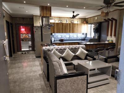 Gallery Cover Image of 1150 Sq.ft 3 BHK Apartment for buy in Tandalja for 5551000