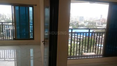 Gallery Cover Image of 650 Sq.ft 1 BHK Apartment for buy in Malad West for 10500000