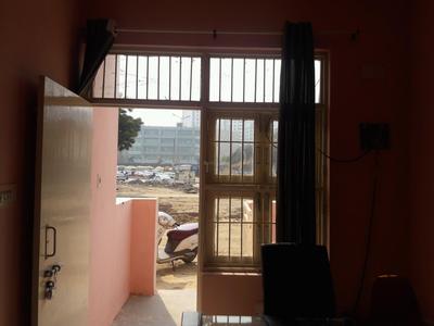 Gallery Cover Image of 540 Sq.ft 1 BHK Independent Floor for buy in Sector 50 for 1350000