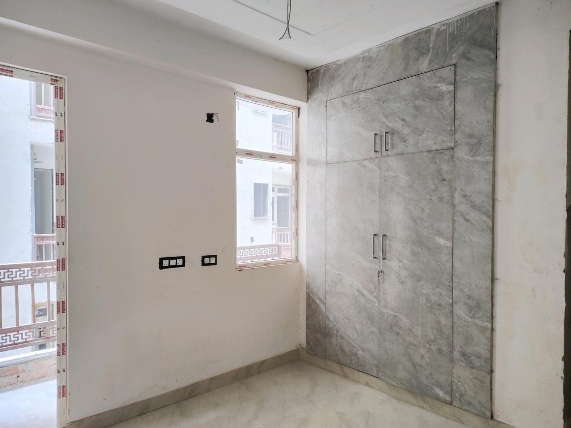 Gold The Royal 107 - Image 3