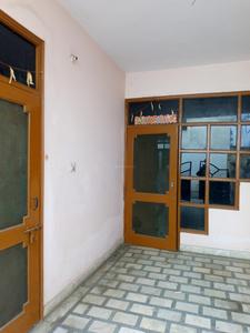 Gallery Cover Image of 2500 Sq.ft 3 BHK Villa for rent in Mohkam Pur for 11000