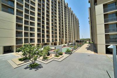 Gallery Cover Image of 1140 Sq.ft 2 BHK Apartment for buy in Shela for 4000000