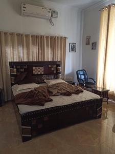 Gallery Cover Image of 5000 Sq.ft 5 BHK Villa for rent in Vasant Kunj for 130000