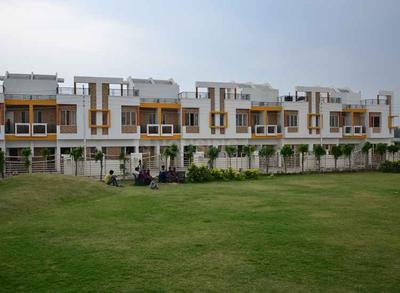 Gallery Cover Image of 1110 Sq.ft 2 BHK Villa for buy in Gomti Nagar for 7185000