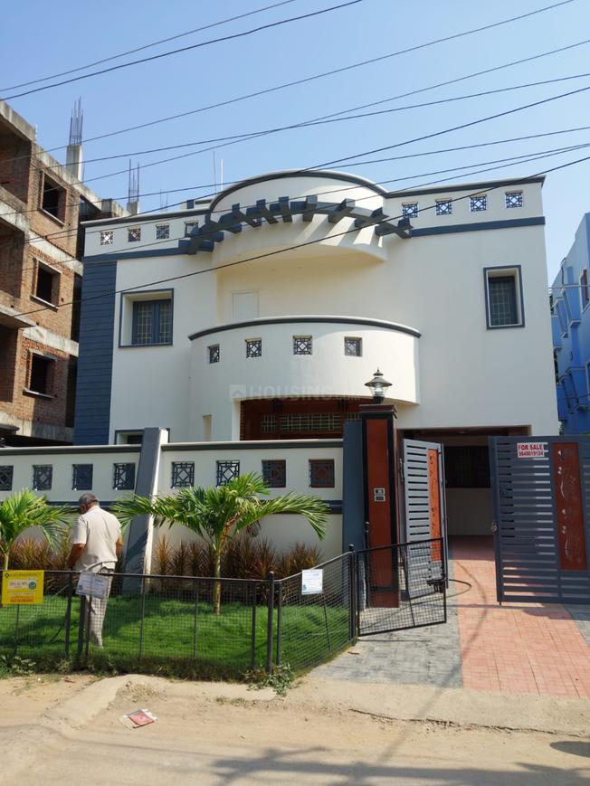 Venkatesh House In Manikonda Pictures