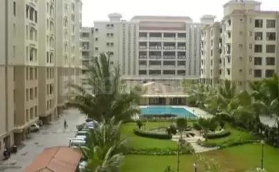 Gallery Cover Image of 1000 Sq.ft 2 BHK Apartment for buy in Palm Court, Malad West for 18000000