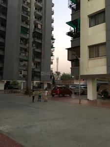 Gallery Cover Image of 1000 Sq.ft 2 BHK Apartment for buy in Atladara for 2500000