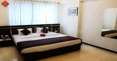 Gallery Cover Image of 950 Sq.ft 2 BHK Apartment for buy in Kandivali West for 18500000