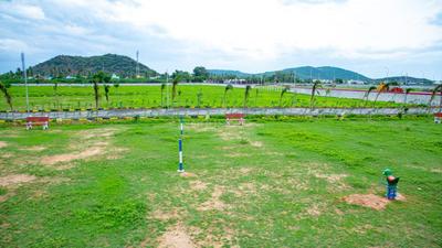 Gallery Cover Image of Sq.ft Residential Plot for buy in Perungalathur for 1800000