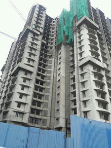 Gallery Cover Image of 685 Sq.ft 1 BHK Apartment for buy in Malad West for 10400000