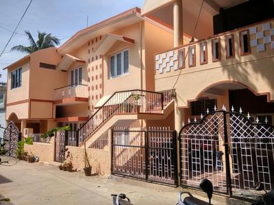 Gallery Cover Image of 800 Sq.ft 1 BHK Independent House for rent in Vibhutipura for 11000