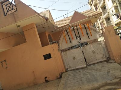 Gallery Cover Image of 1782 Sq.ft 3 BHK Independent House for buy in Chhattarpur for 30000000