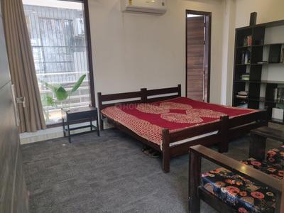 Gallery Cover Image of 400 Sq.ft 1 BHK Independent House for rent in Sector 43 for 18000