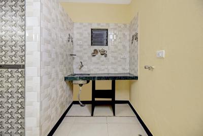 Kitchen Image of Oyo Life Mum1478 in Powai