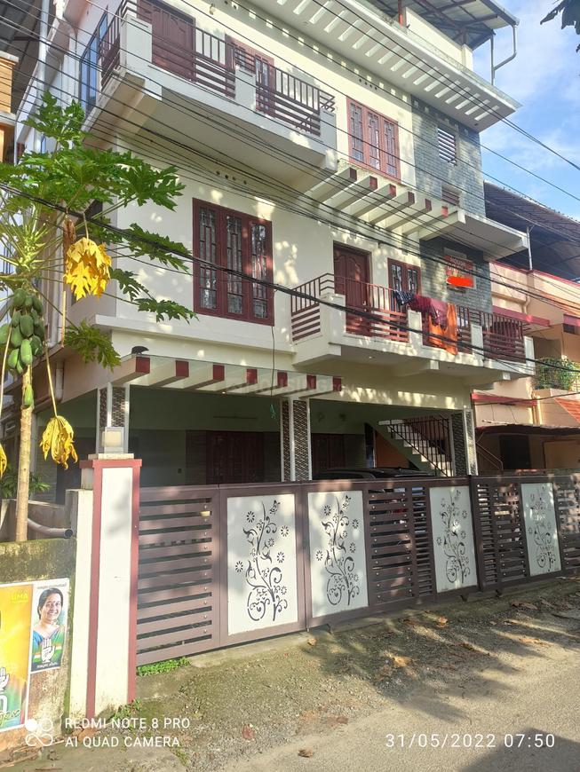 Mohanlal House In Thevara