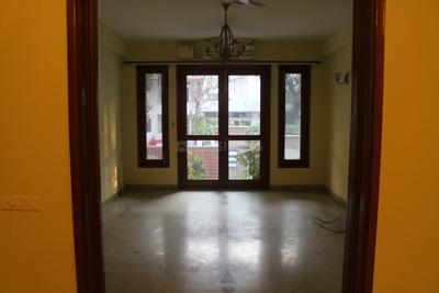 Gallery Cover Image of 6000 Sq.ft 7 BHK Independent House for buy in Soami Nagar for 170000000