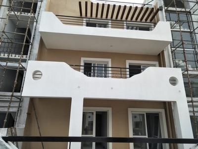 Gallery Cover Image of 1250 Sq.ft 3 BHK Independent Floor for buy in Sector 81 for 6100000