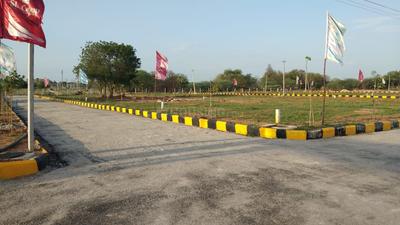 Gallery Cover Image of Sq.ft Residential Plot for buy in Yadagirigutta for 900000