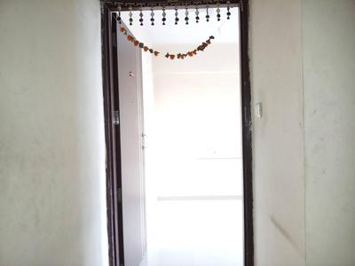 Gallery Cover Image of 550 Sq.ft 1 BHK Apartment for buy in Malad East for 10300000