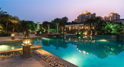 Gallery Cover Image of 1041 Sq.ft 2 BHK Apartment for buy in Madh for 16000000