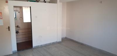 Gallery Cover Image of 750 Sq.ft 1 BHK Apartment for rent in Chinchpokli for 38000