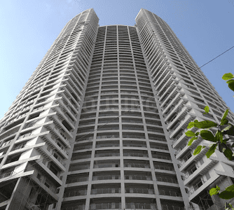 Gallery Cover Image of 2520 Sq.ft 3 BHK Apartment for buy in Malad East for 37000000