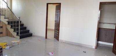 Gallery Cover Image of 2000 Sq.ft 3 BHK Villa for rent in Puzhal for 25000